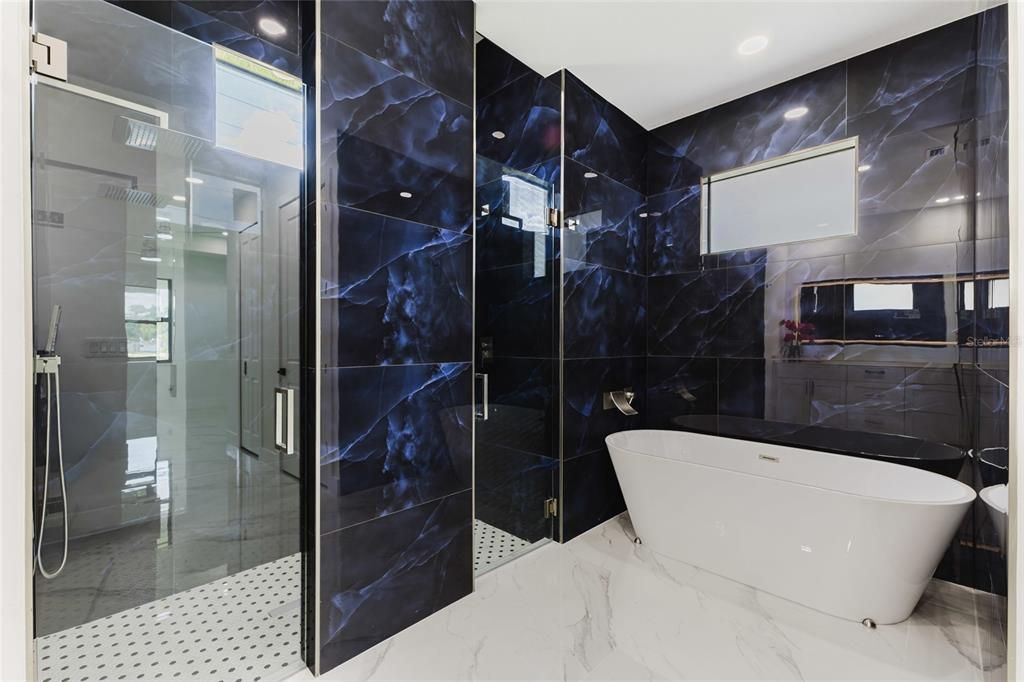For Sale: $374,900 (3 beds, 2 baths, 1661 Square Feet)