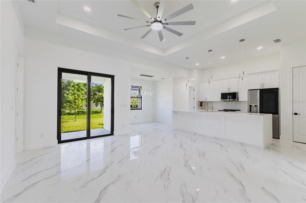 For Sale: $374,900 (3 beds, 2 baths, 1661 Square Feet)