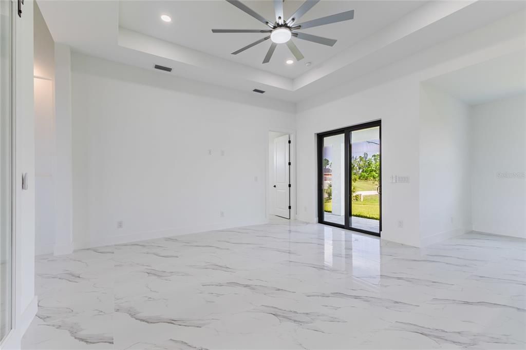 For Sale: $374,900 (3 beds, 2 baths, 1661 Square Feet)