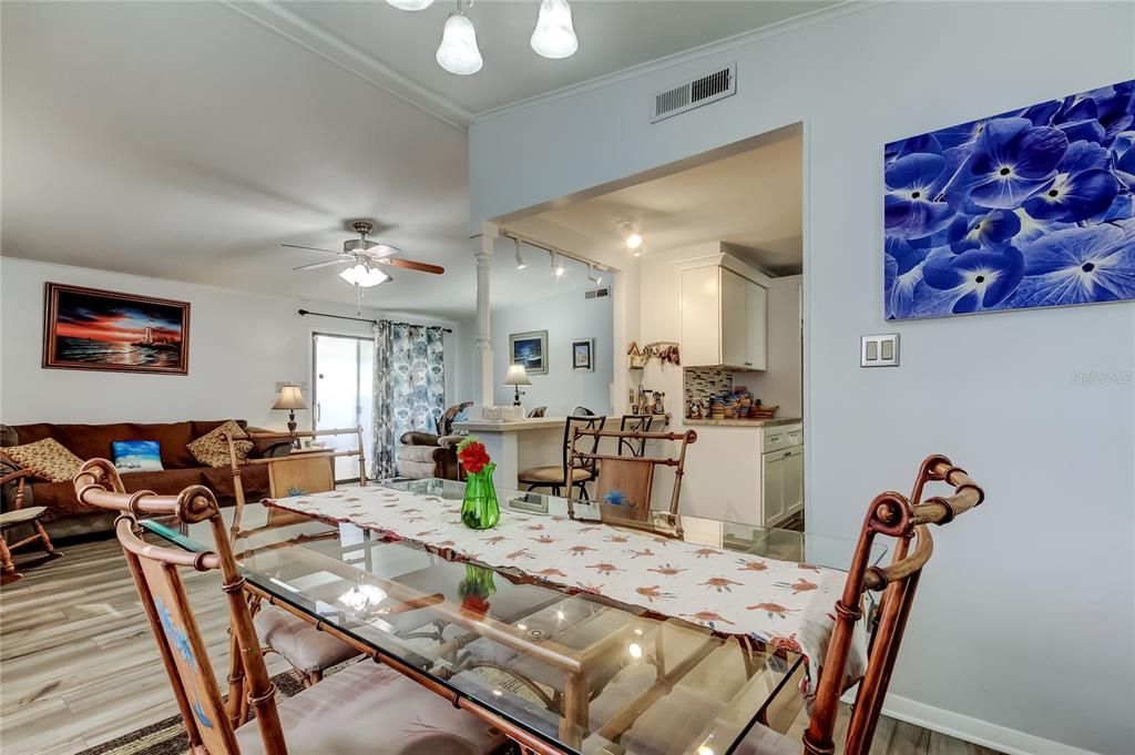 En Venta: $165,500 (2 camas, 2 baños, 1248 Pies cuadrados)