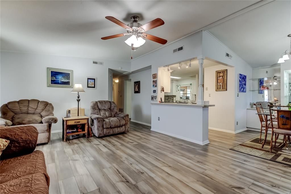 En Venta: $165,500 (2 camas, 2 baños, 1248 Pies cuadrados)