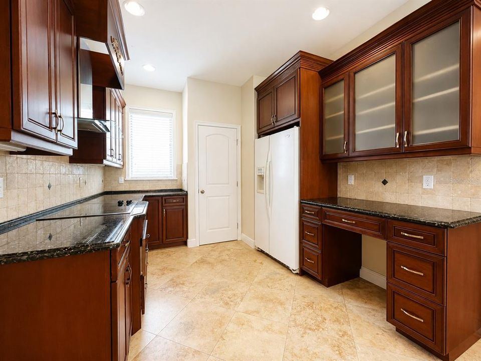 For Rent: $3,150 (3 beds, 2 baths, 1803 Square Feet)