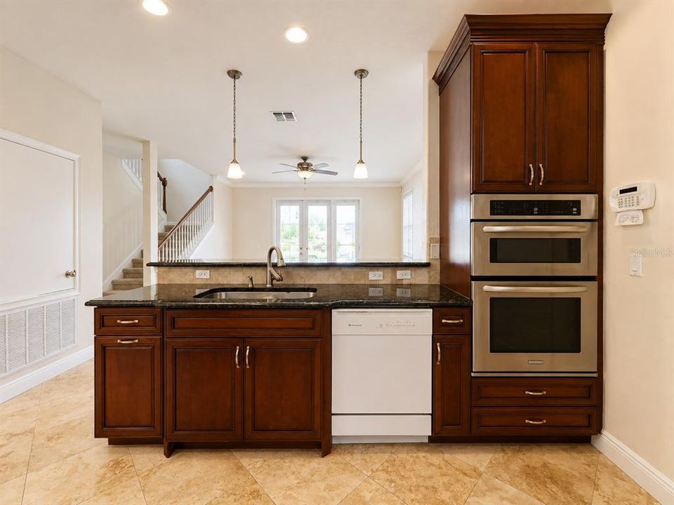 For Rent: $3,150 (3 beds, 2 baths, 1803 Square Feet)
