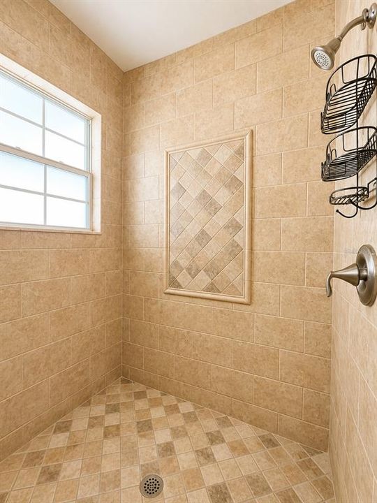 For Rent: $3,150 (3 beds, 2 baths, 1803 Square Feet)