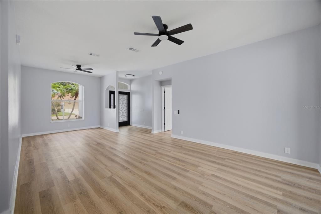 For Sale: $450,000 (3 beds, 2 baths, 1778 Square Feet)
