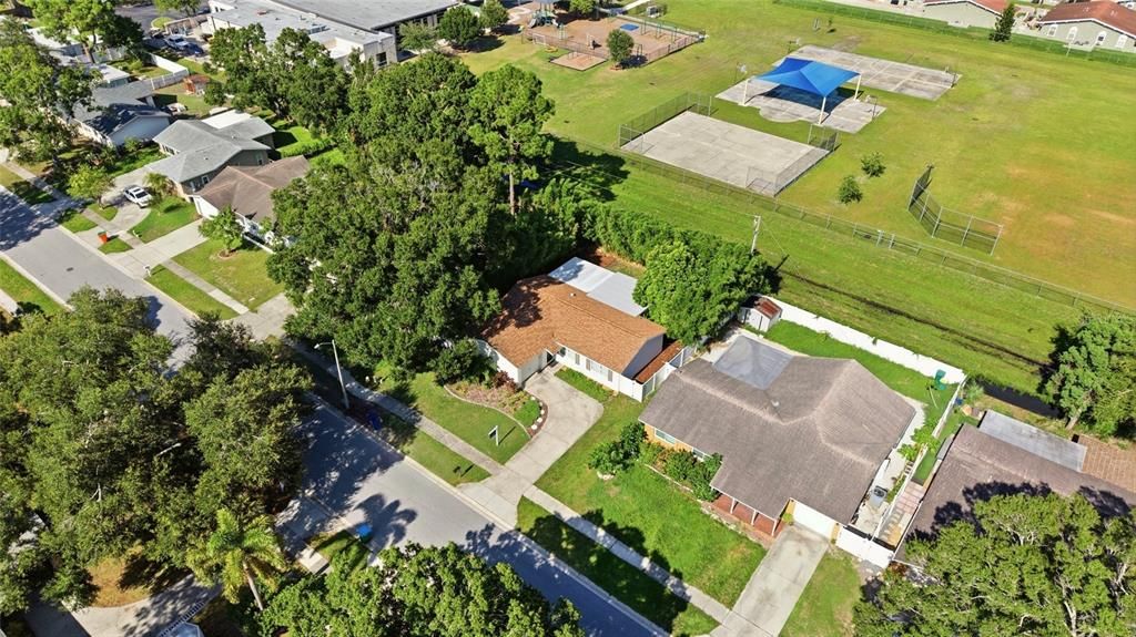 Activo con contrato: $335,000 (2 camas, 2 baños, 1237 Pies cuadrados)