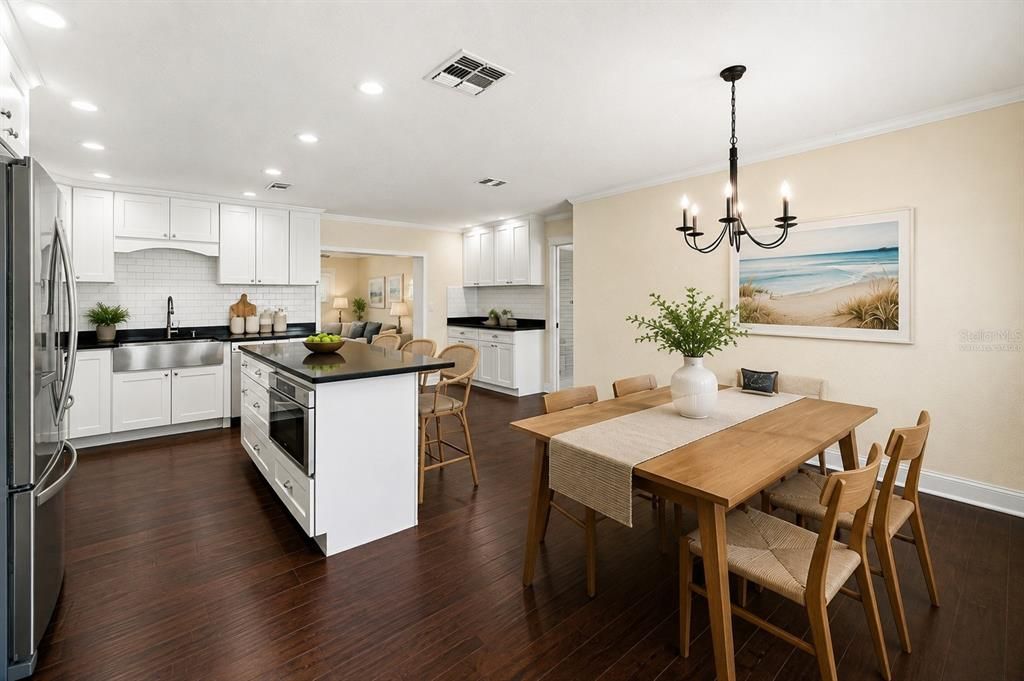 Activo con contrato: $335,000 (2 camas, 2 baños, 1237 Pies cuadrados)
