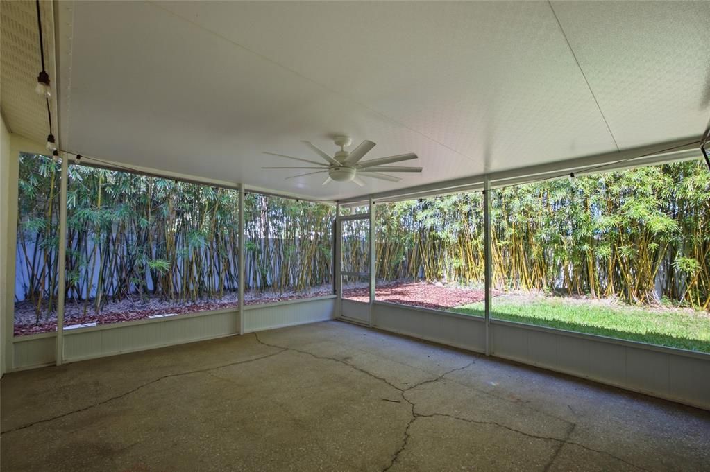 Activo con contrato: $335,000 (2 camas, 2 baños, 1237 Pies cuadrados)