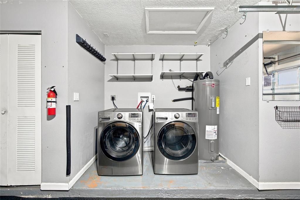 Activo con contrato: $335,000 (2 camas, 2 baños, 1237 Pies cuadrados)