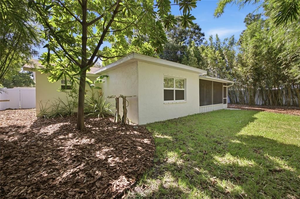 Activo con contrato: $335,000 (2 camas, 2 baños, 1237 Pies cuadrados)