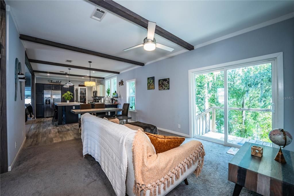 На продажу: $384,900 (4 спален, 2 ванн, 1836 Квадратных фут)
