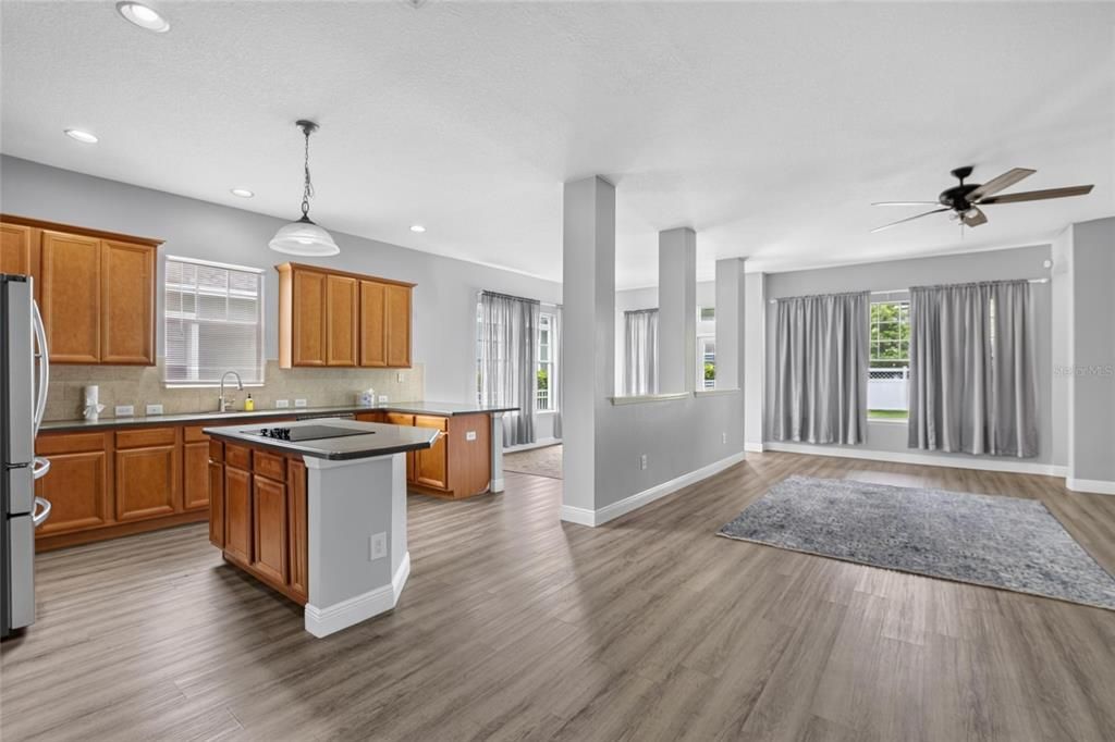 For Sale: $600,000 (4 beds, 3 baths, 3167 Square Feet)