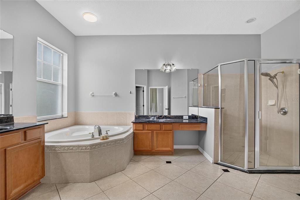 For Sale: $600,000 (4 beds, 3 baths, 3167 Square Feet)