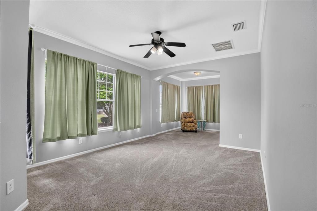 For Sale: $600,000 (4 beds, 3 baths, 3167 Square Feet)