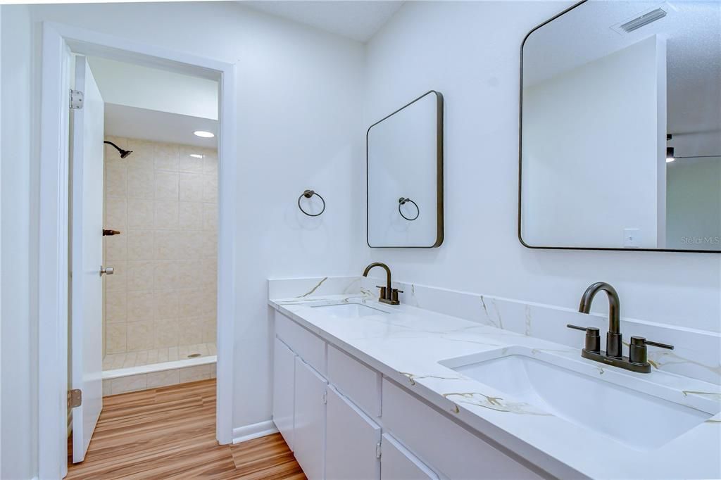 For Sale: $449,500 (3 beds, 2 baths, 1651 Square Feet)