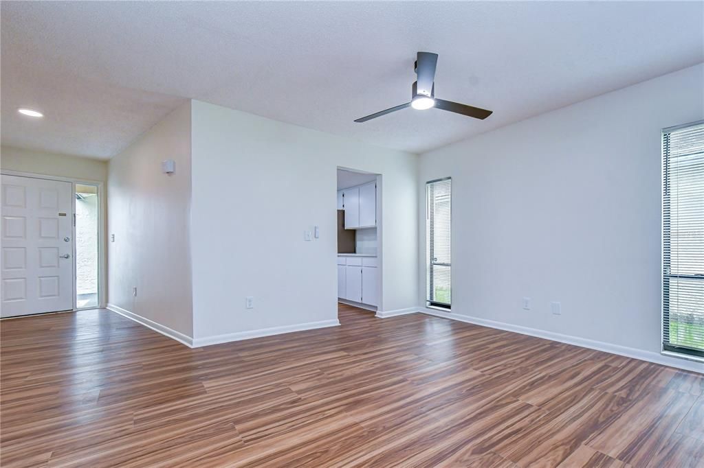 For Sale: $449,500 (3 beds, 2 baths, 1651 Square Feet)