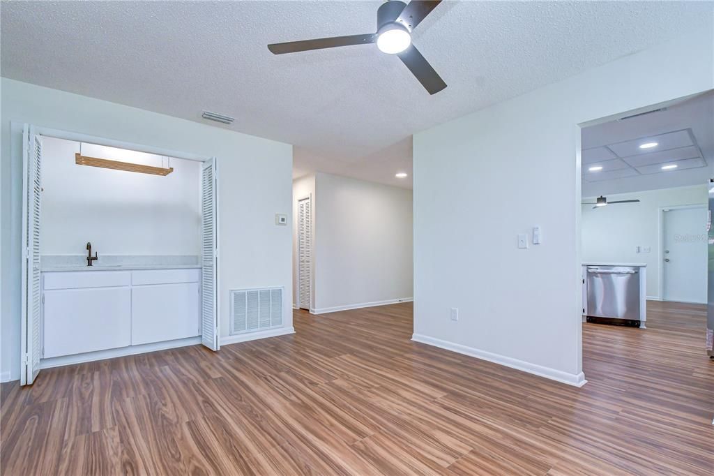 For Sale: $449,500 (3 beds, 2 baths, 1651 Square Feet)