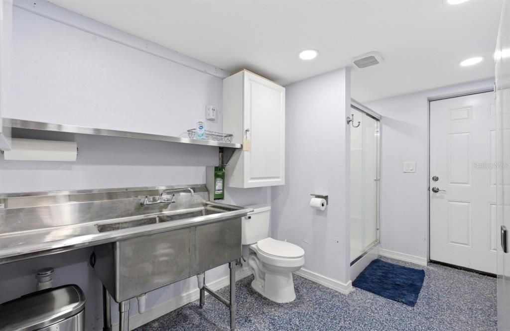 For Sale: $2,000,000 (3 beds, 2 baths, 2932 Square Feet)