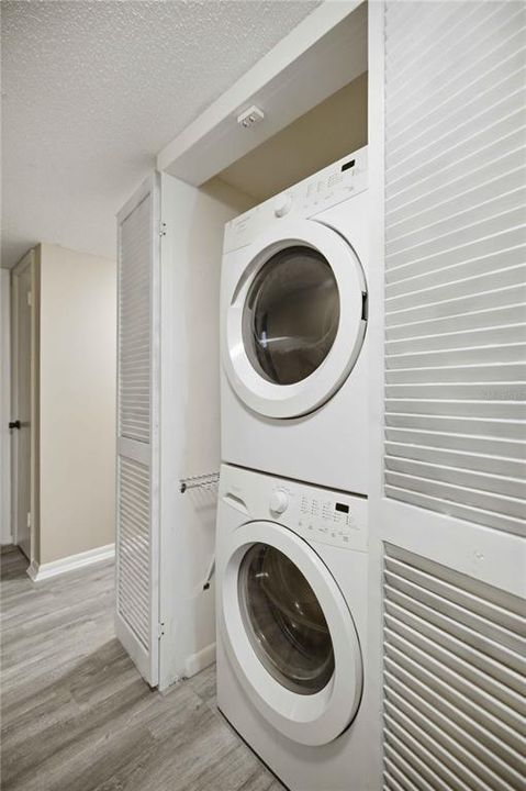 For Sale: $139,000 (2 beds, 1 baths, 1072 Square Feet)