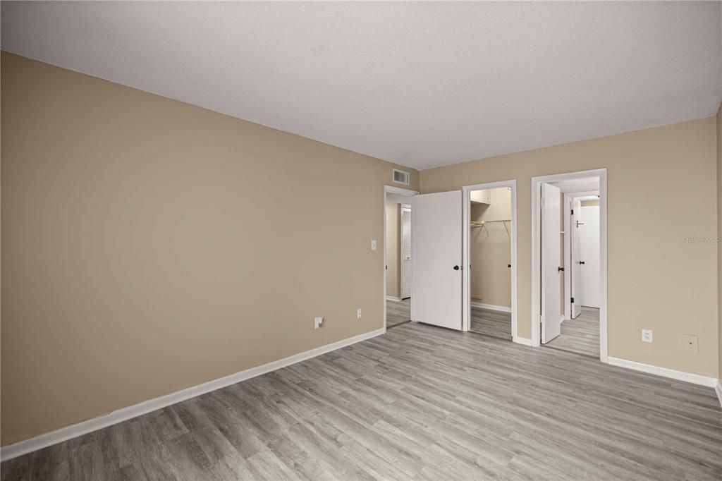 For Sale: $139,000 (2 beds, 1 baths, 1072 Square Feet)