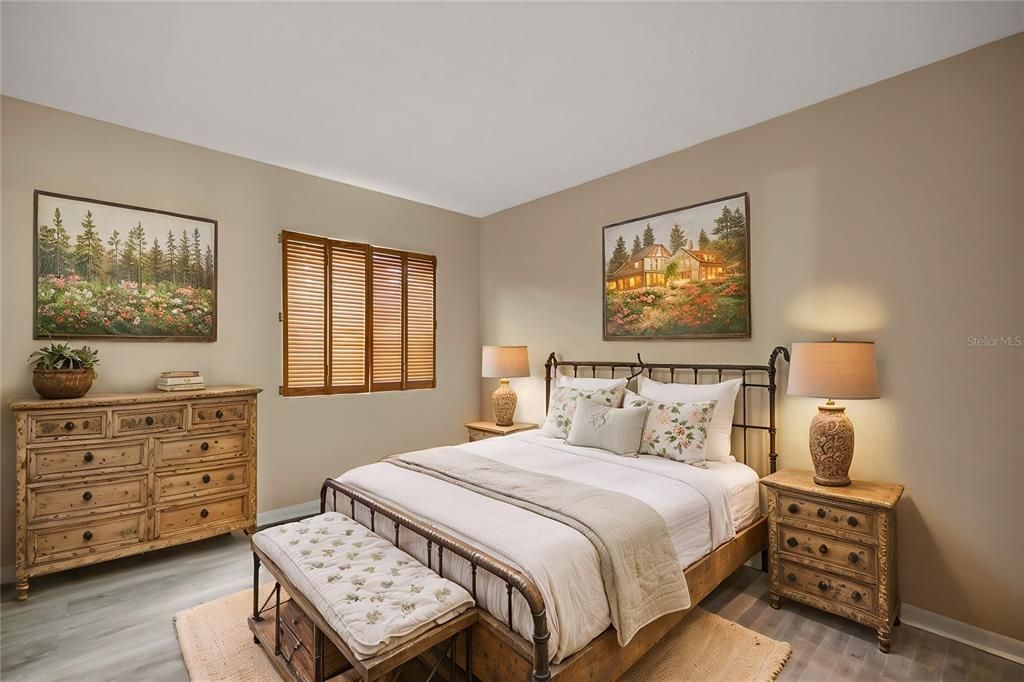 For Sale: $139,000 (2 beds, 1 baths, 1072 Square Feet)