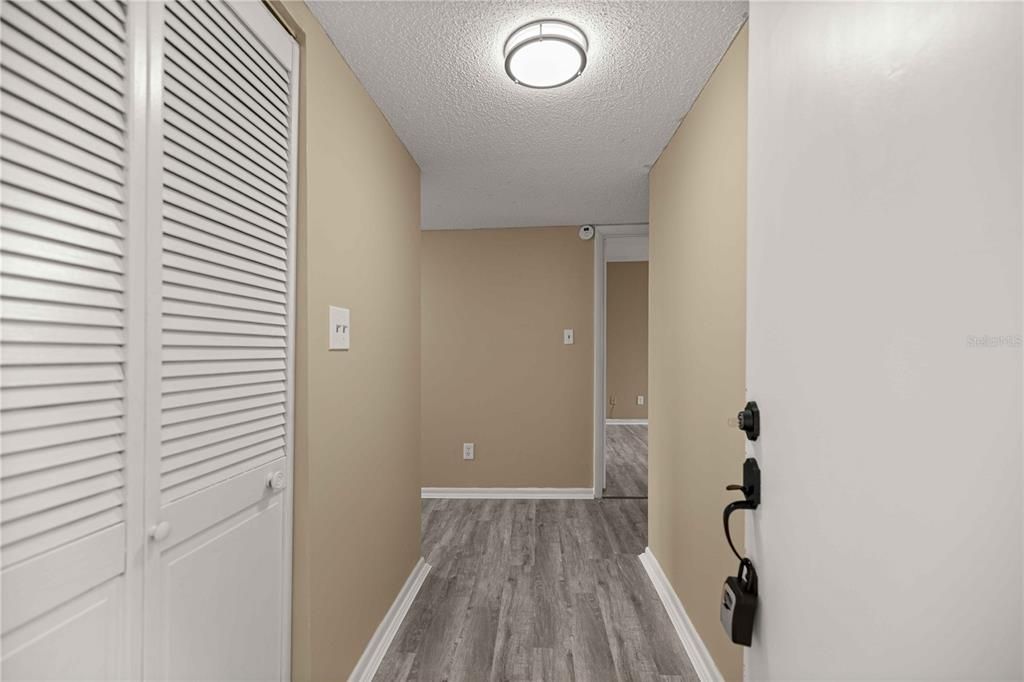 For Sale: $139,000 (2 beds, 1 baths, 1072 Square Feet)