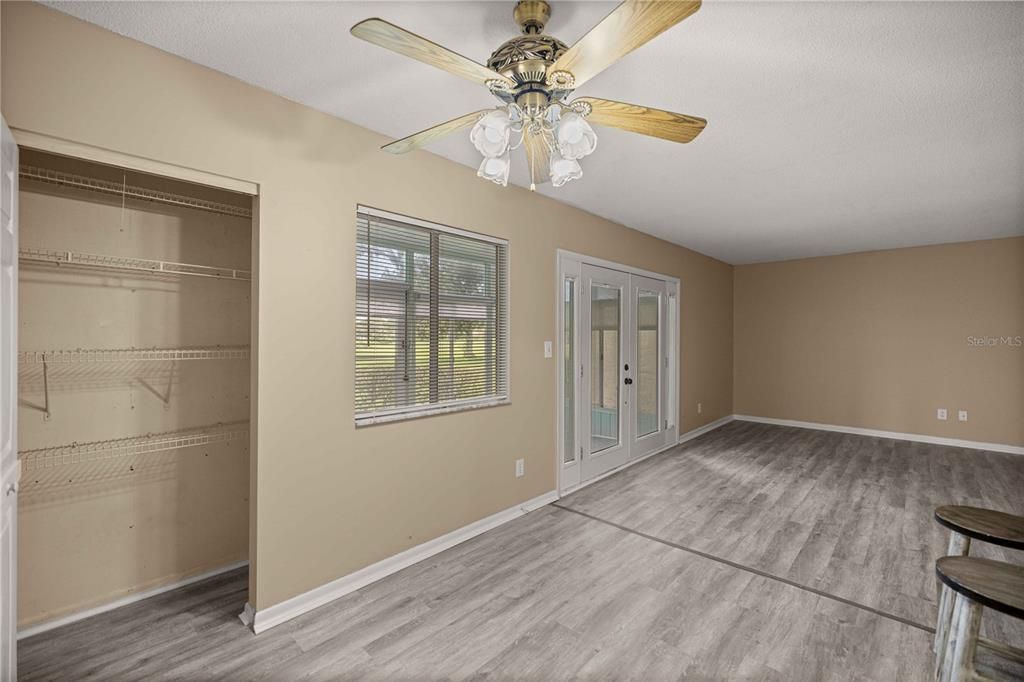 For Sale: $139,000 (2 beds, 1 baths, 1072 Square Feet)