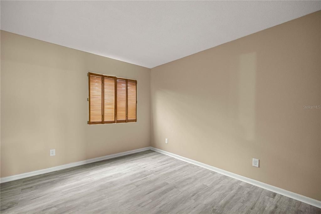 For Sale: $139,000 (2 beds, 1 baths, 1072 Square Feet)