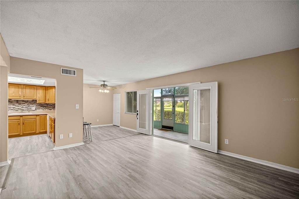 For Sale: $139,000 (2 beds, 1 baths, 1072 Square Feet)