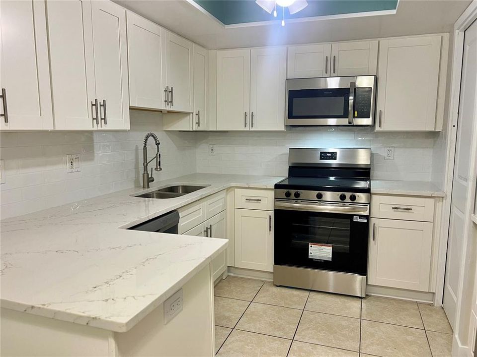 For Rent: $2,200 (2 beds, 2 baths, 1330 Square Feet)