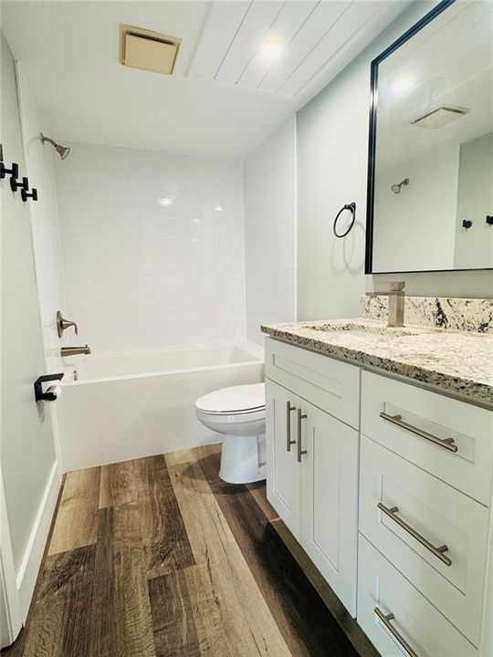 Active With Contract: $2,195 (2 beds, 2 baths, 1250 Square Feet)