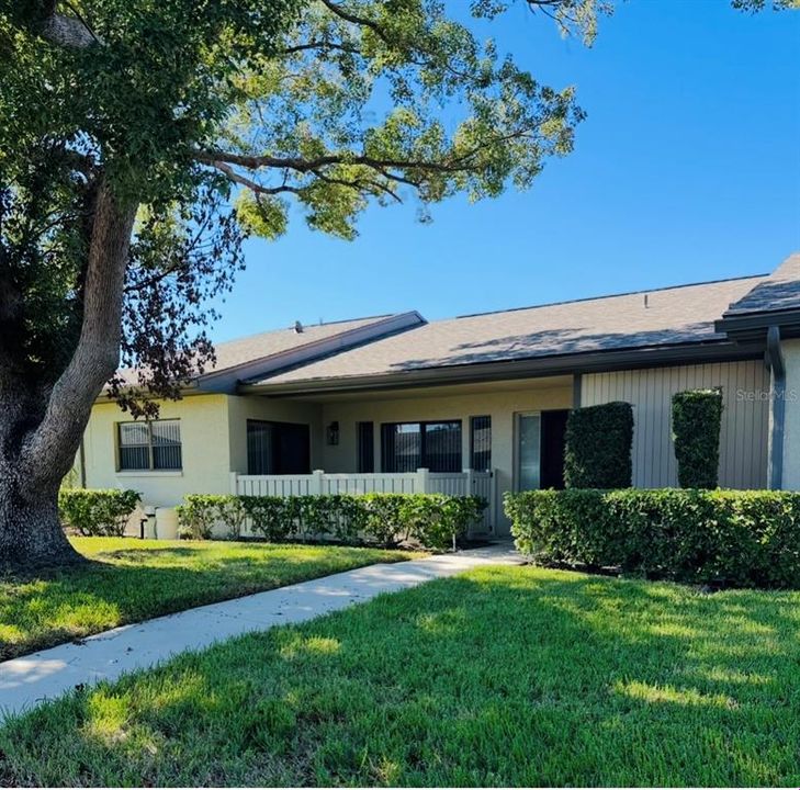 Active With Contract: $2,195 (2 beds, 2 baths, 1250 Square Feet)