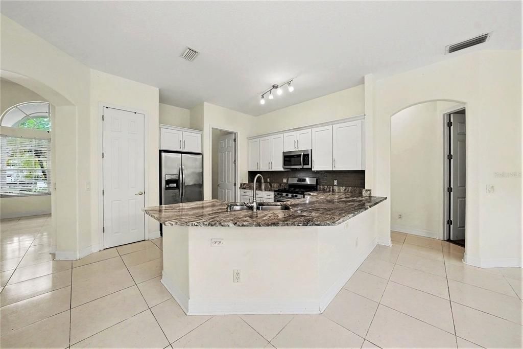 For Sale: $615,000 (4 beds, 2 baths, 2139 Square Feet)
