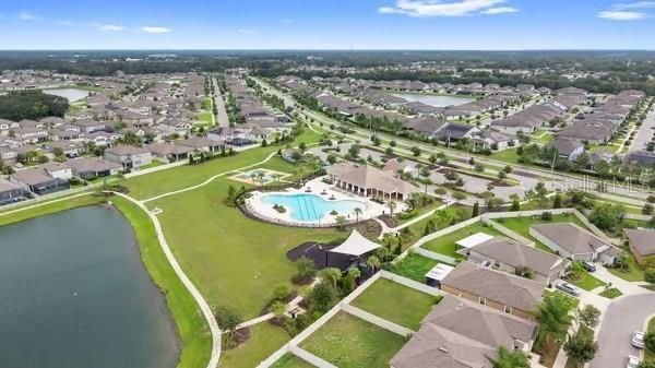 Active With Contract: $305,000 (3 beds, 2 baths, 1540 Square Feet)