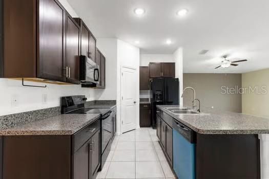 Active With Contract: $305,000 (3 beds, 2 baths, 1540 Square Feet)