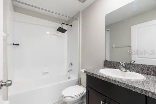 Active With Contract: $305,000 (3 beds, 2 baths, 1540 Square Feet)