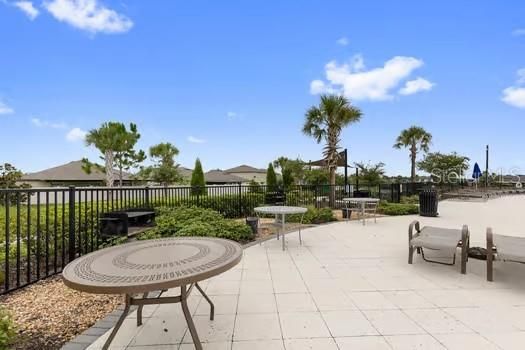 Active With Contract: $305,000 (3 beds, 2 baths, 1540 Square Feet)
