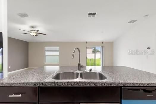 Active With Contract: $305,000 (3 beds, 2 baths, 1540 Square Feet)