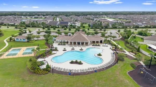 Active With Contract: $305,000 (3 beds, 2 baths, 1540 Square Feet)