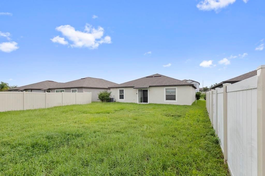 Active With Contract: $305,000 (3 beds, 2 baths, 1540 Square Feet)