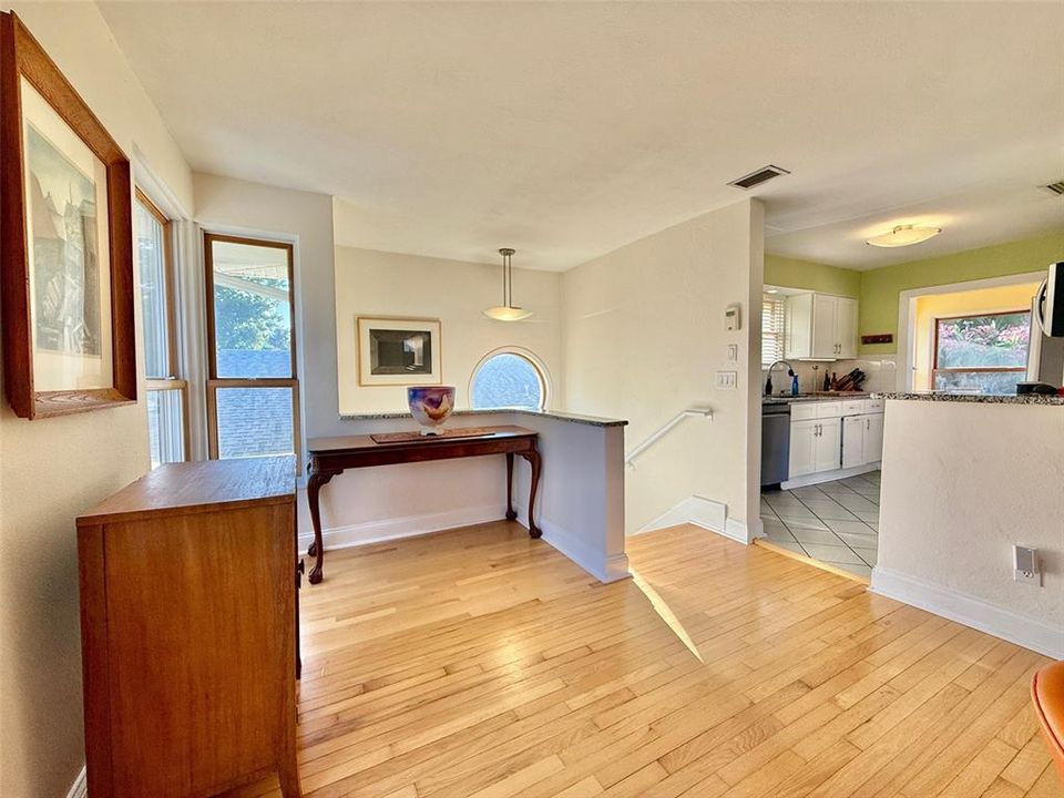 For Rent: $4,900 (3 beds, 3 baths, 2177 Square Feet)