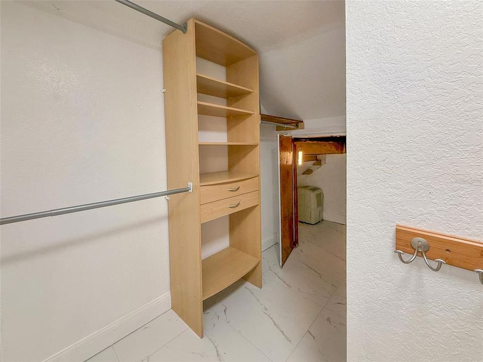 For Rent: $4,900 (3 beds, 3 baths, 2177 Square Feet)