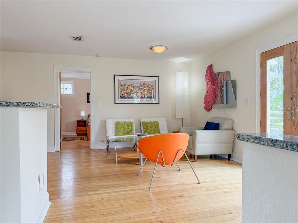 For Rent: $4,900 (3 beds, 3 baths, 2177 Square Feet)