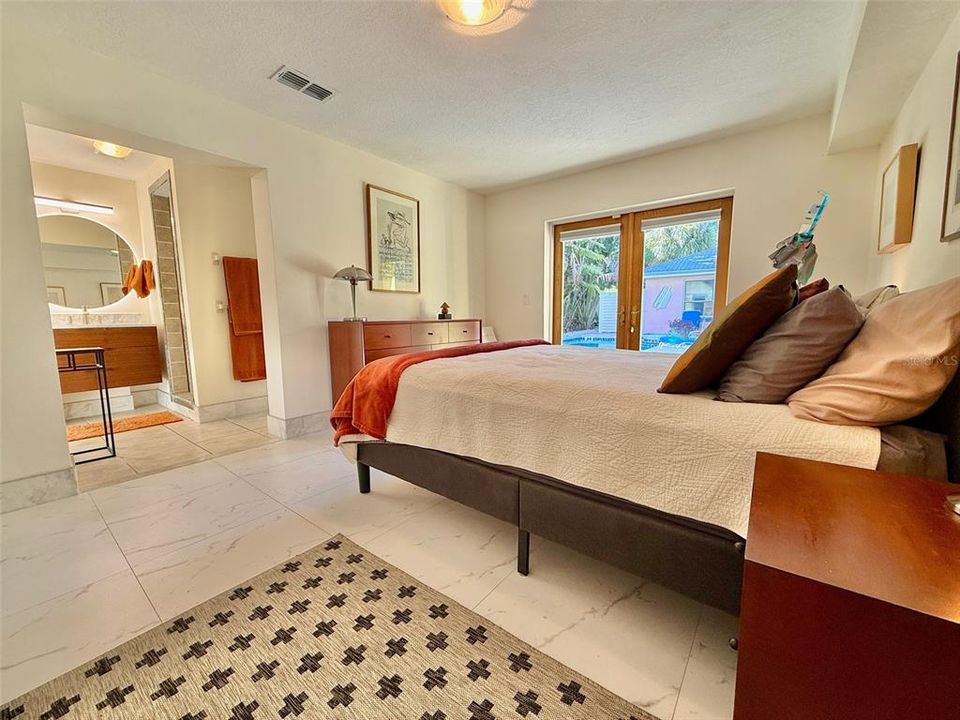 For Rent: $4,900 (3 beds, 3 baths, 2177 Square Feet)