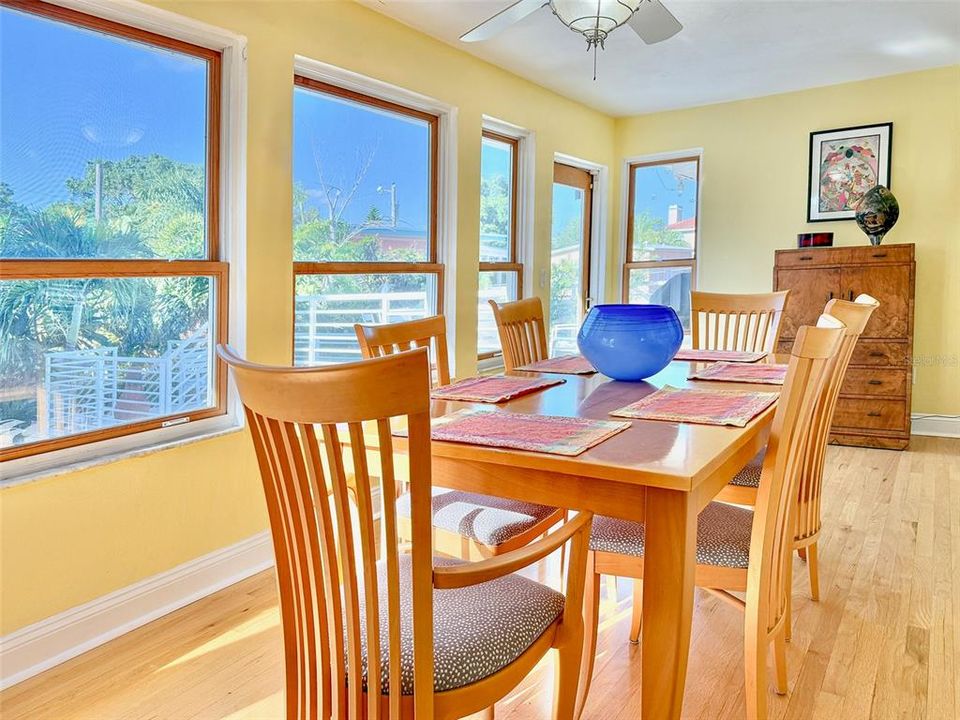 For Rent: $4,900 (3 beds, 3 baths, 2177 Square Feet)