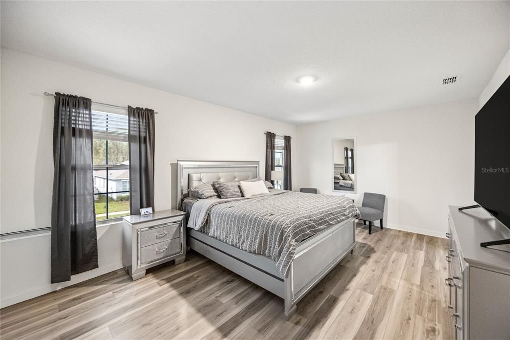 На продажу: $499,990 (5 спален, 3 ванн, 2447 Квадратных фут)