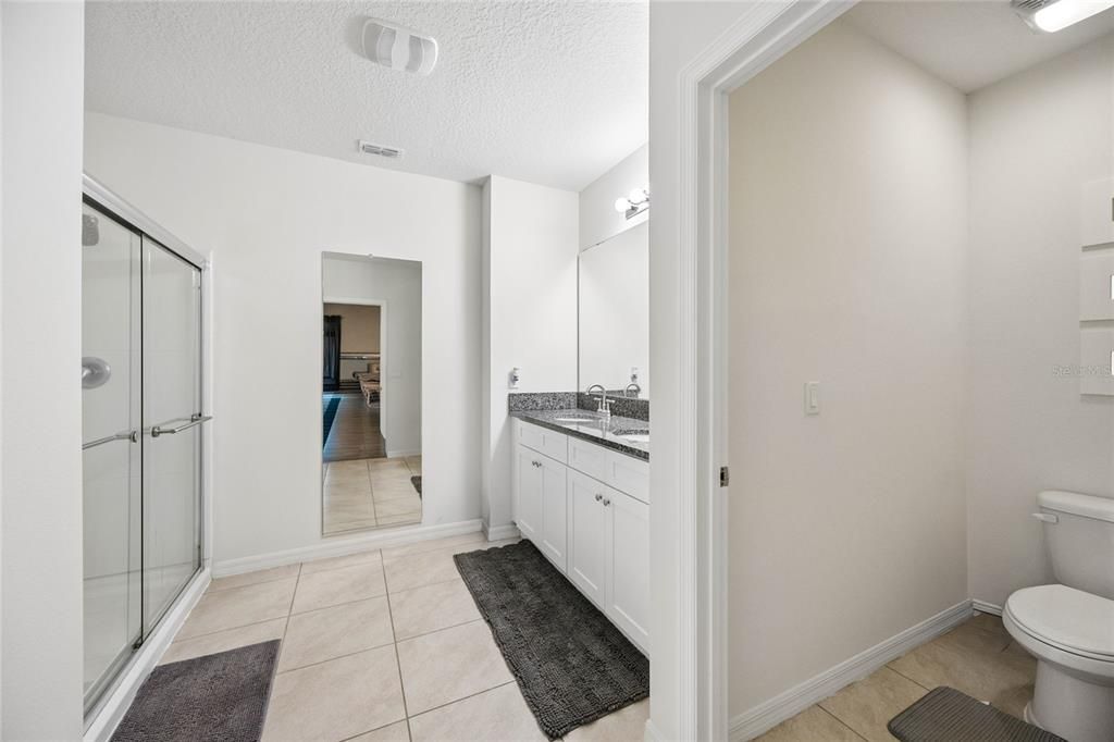 На продажу: $499,990 (5 спален, 3 ванн, 2447 Квадратных фут)