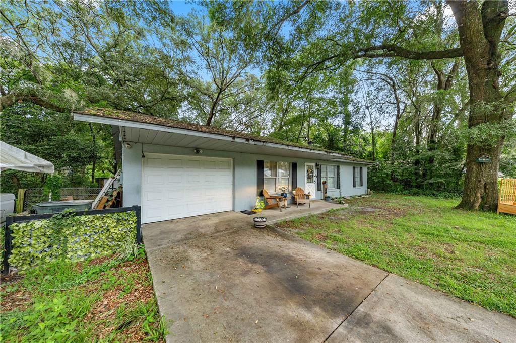 For Sale: $195,000 (3 beds, 2 baths, 1176 Square Feet)