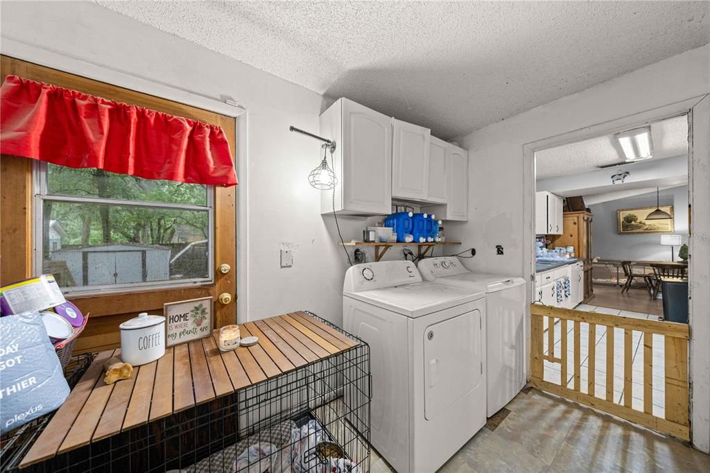 For Sale: $195,000 (3 beds, 2 baths, 1176 Square Feet)