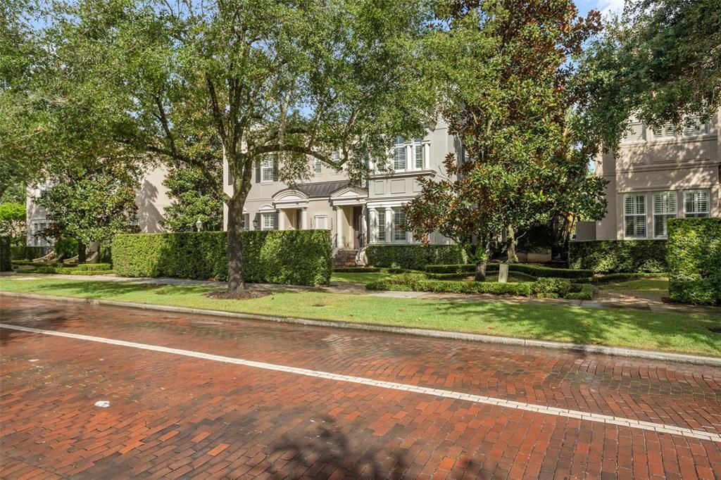 For Rent: $6,300 (3 beds, 3 baths, 2434 Square Feet)